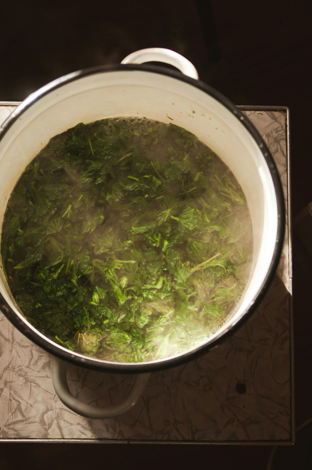 Discover the powerful benefits of cabbage fat-burning soup. Get this easy, low-calorie recipe for natural weight loss, belly fat reduction, and full-body detox.
