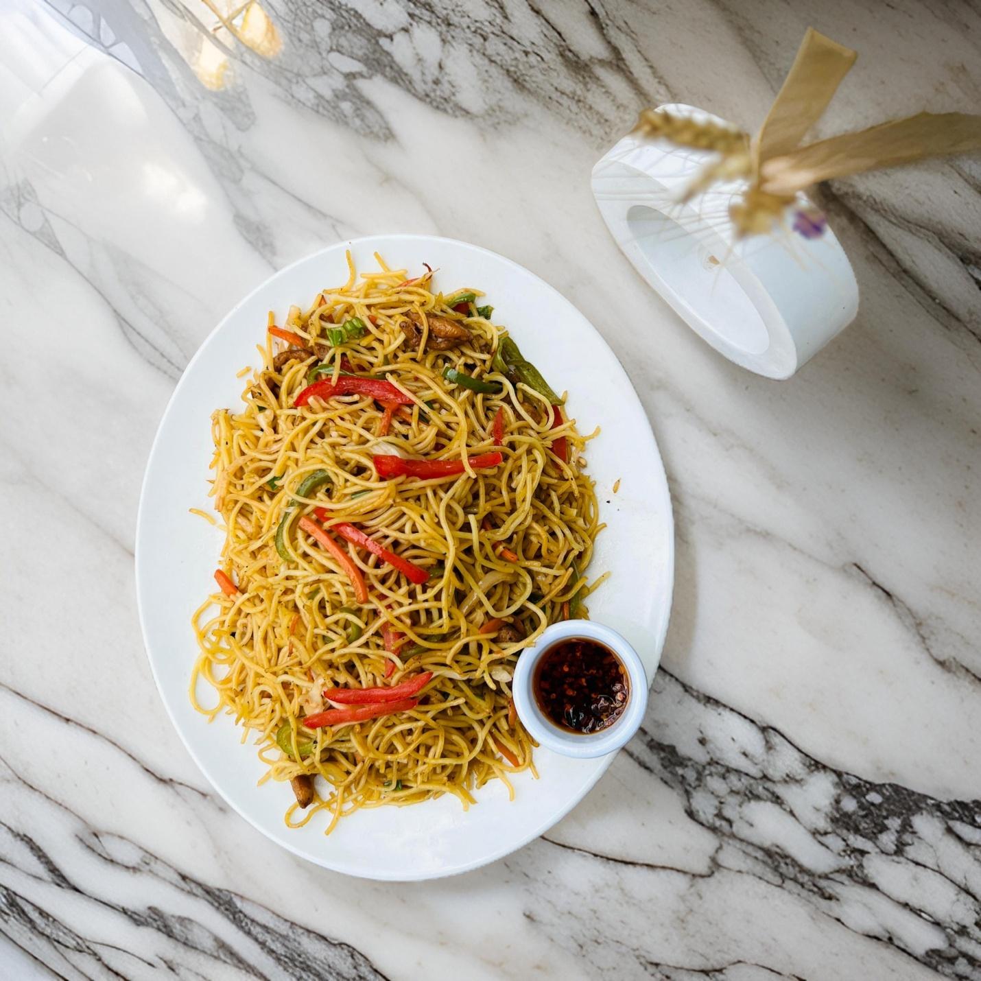 Sweet and Sour Chicken, Chowmein