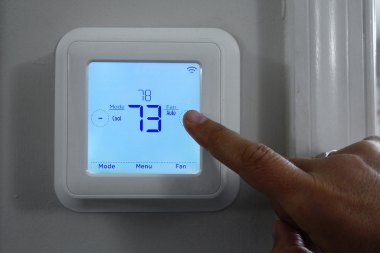 signs that your homes insulation isnt performing well adjusting smart thermostat temperature custom built michigan