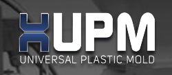 Logotipo de Universal Plastic Mold en color azul y blanco sobre fondo oscuro.