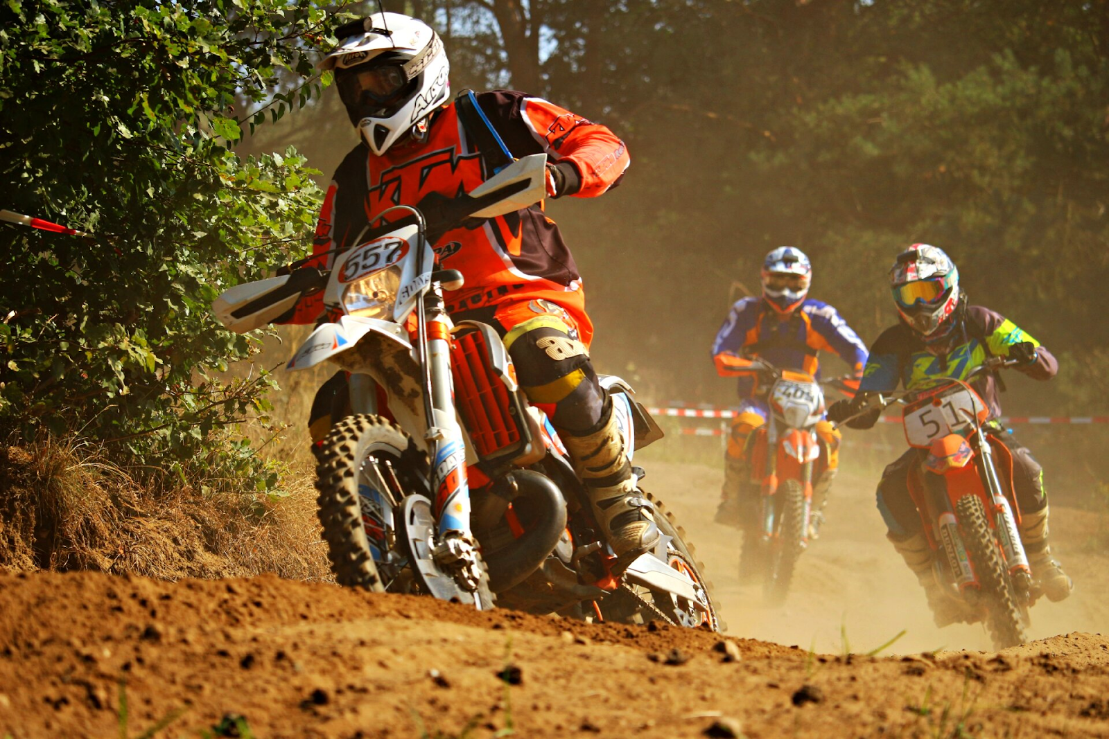 motocross trabasan di trek tanah