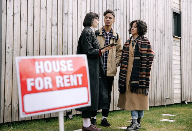 Landlords speaking to prospective tenants