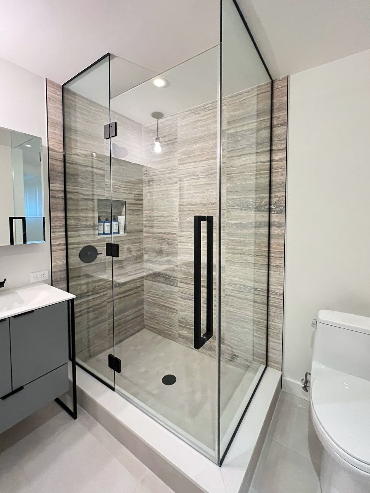 Minimalist bathroom design in Williamsburg