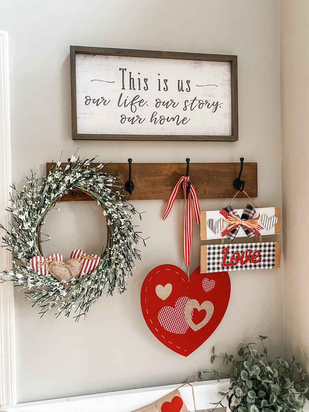 entryway valentines decor 