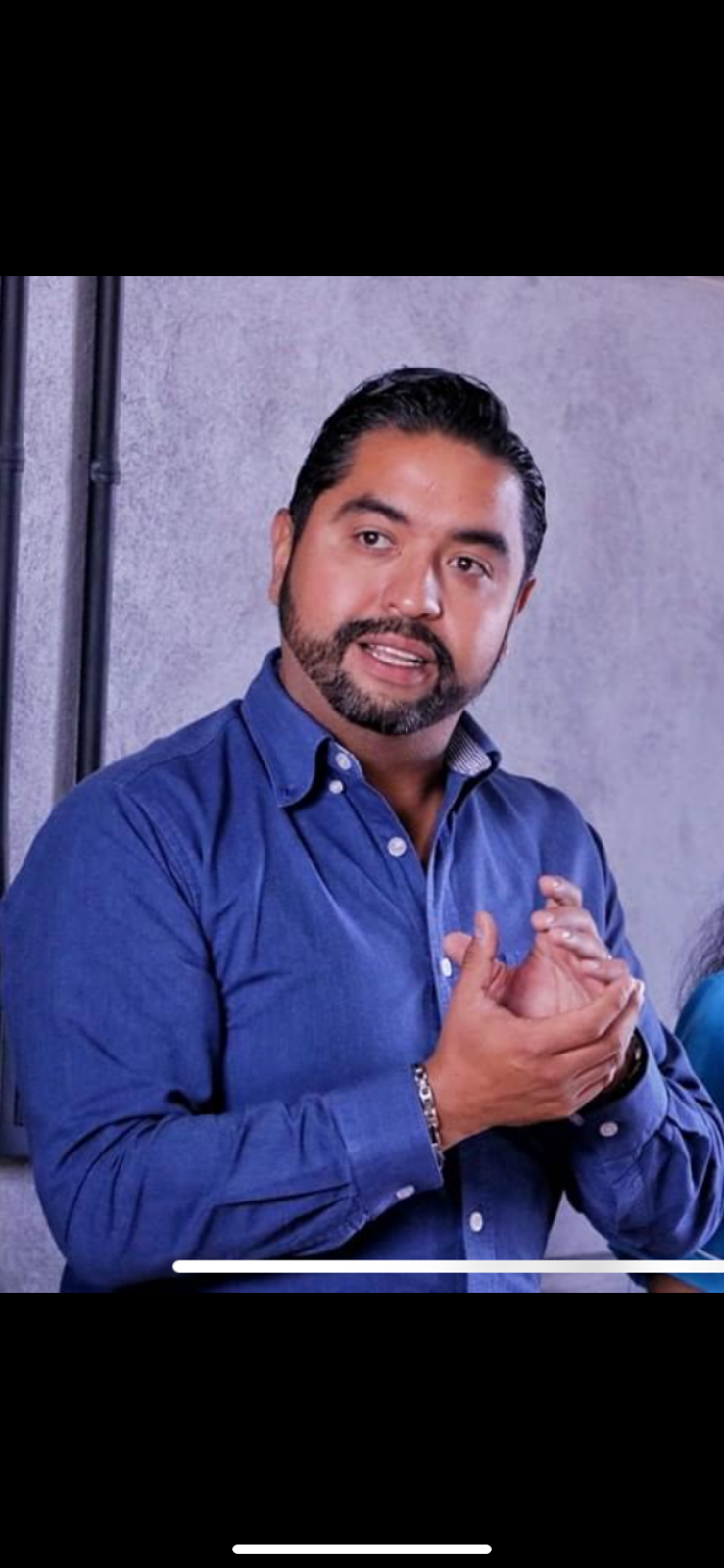 Un hombre sentado frente a una pantalla

El contenido generado por IA puede ser incorrecto.