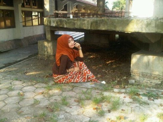 jilbab-montok-anggezty-solo-uns (22)