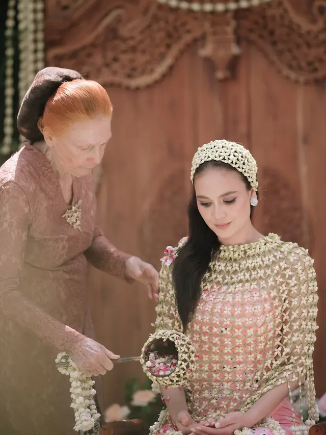 siraman pernikahan luna 