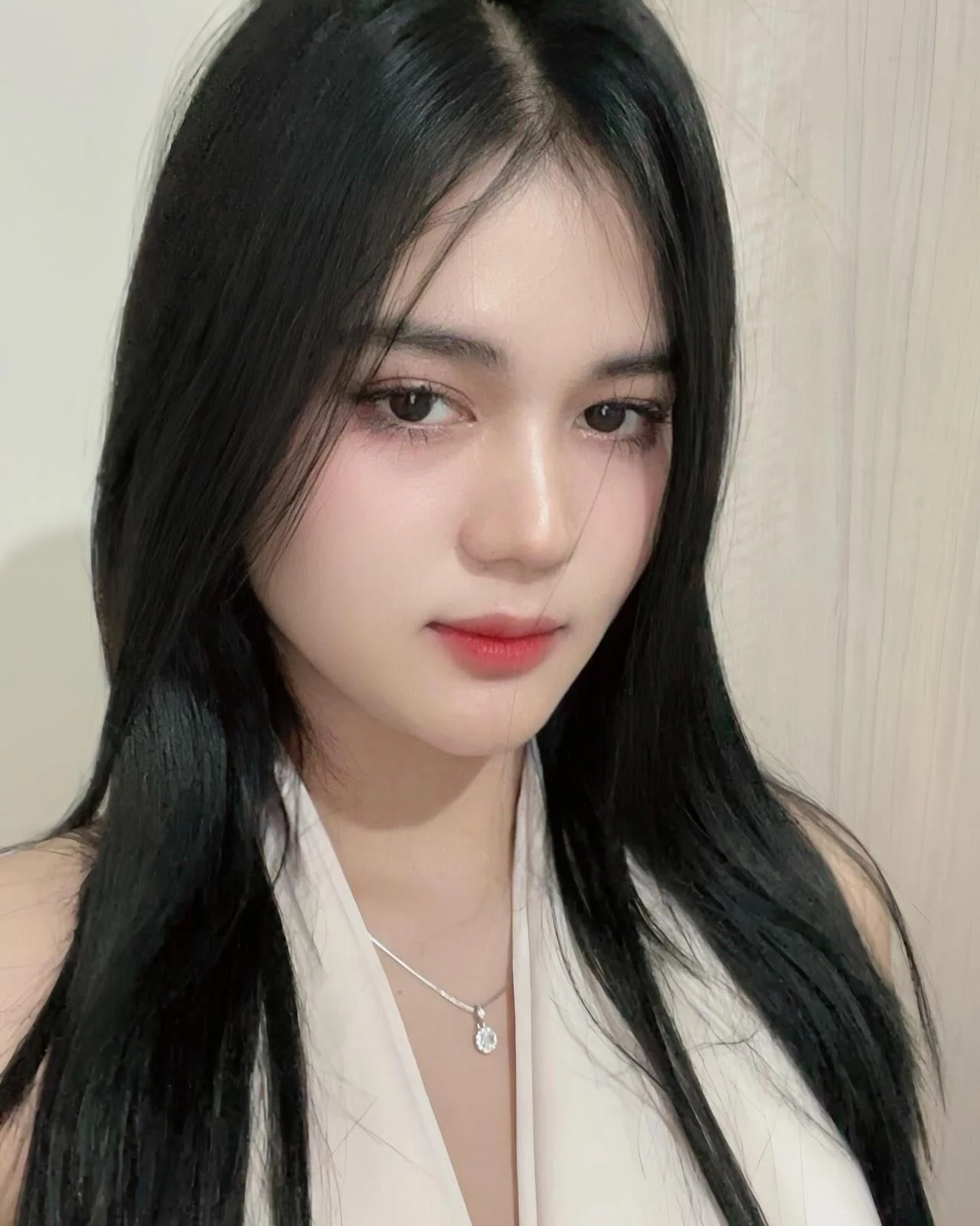 Gadis Polos Membuat Hati Terjebak, gadis polos, tatapan imut, cewek menggemaskan
