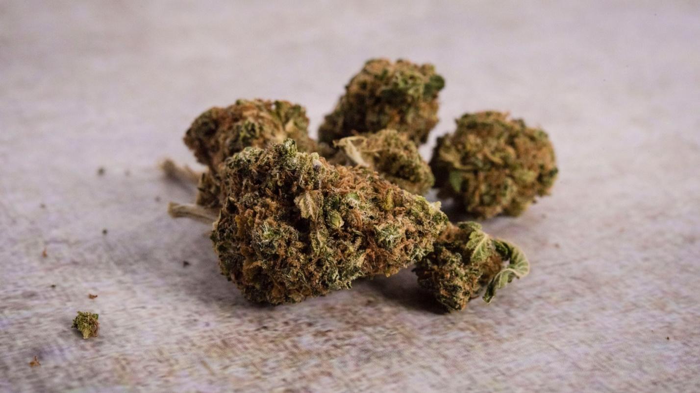 C:\Users\pc23p\OneDrive\Desktop\High Mellow Banners\Hemp Flowers\zuper buble strain.jpg