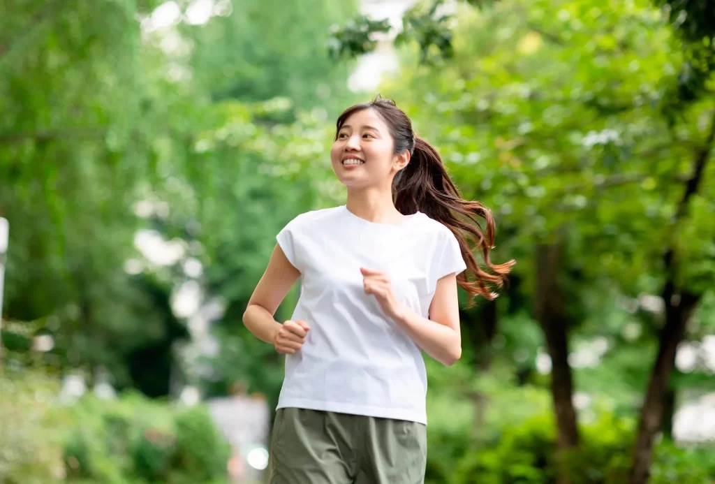 一定の時間継続することで脂肪燃焼効果が高まる有酸素運動がおすすめ