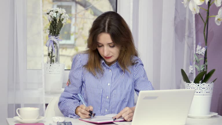 Office decor for a stylish business woman