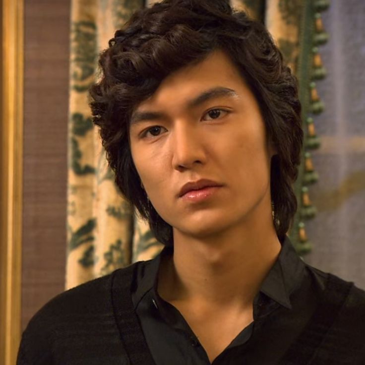 This contains an image of Gu Jun Pyo