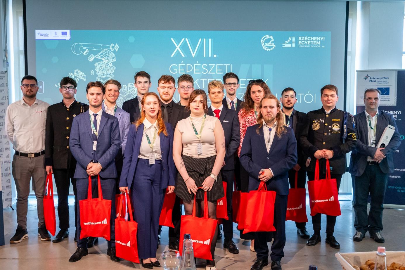 The award-winning teams (Photos: Gergely Nagy)