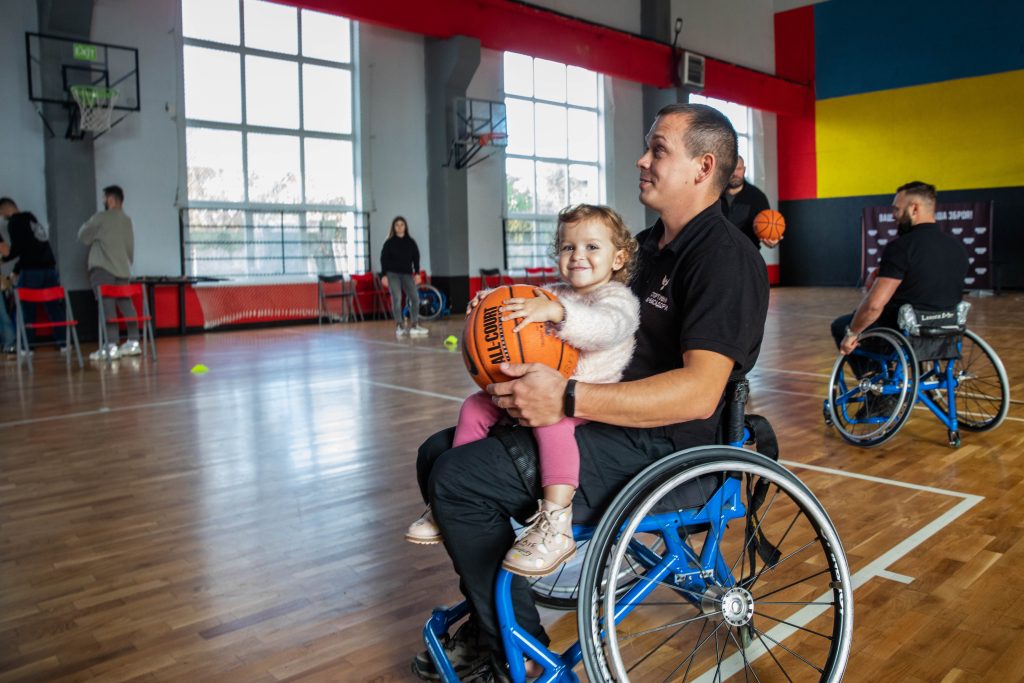 Participants of the Sports Ambassadors project practice wheelchair basketball. Photo: Dmytro Vasyliev