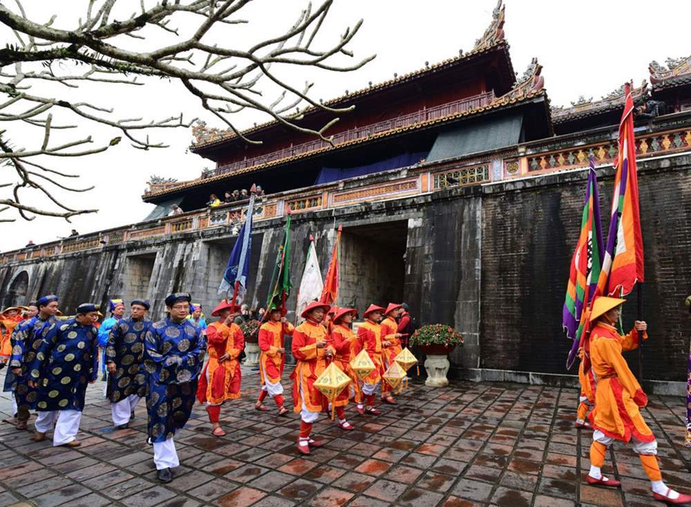 Lễ Thượng Tiêu diễn ra trong không khí trang trọng, xóa tan đi nét trầm mặc thường ngày của Điện Long An