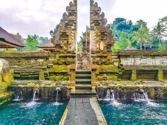 Bí ẩn về đền suối thiêng Tampak Siring có thể bạn chưa biết