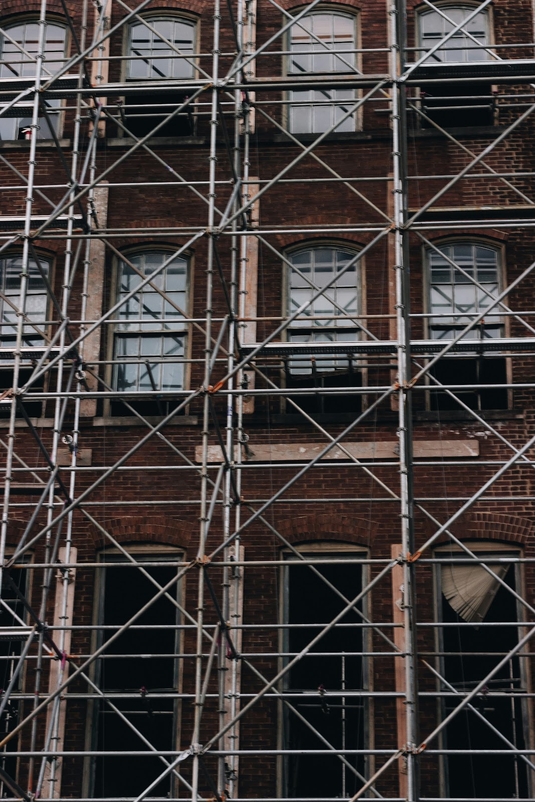 Patented scaffolding with prefabricated frames