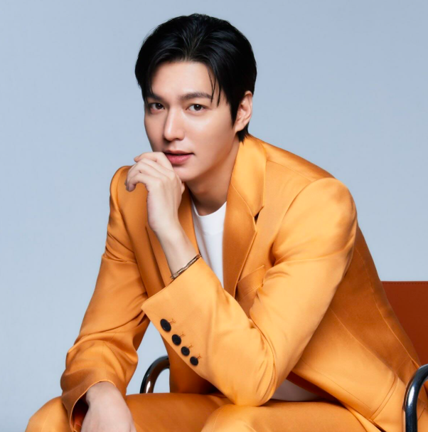 This contains an image of Actor Lee Min Ho