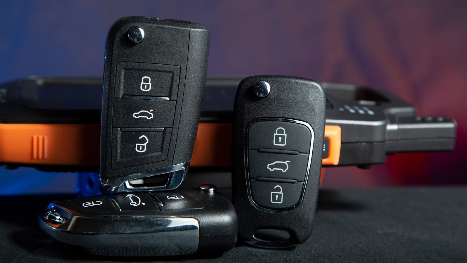 Modern key fobs with advanced locking features