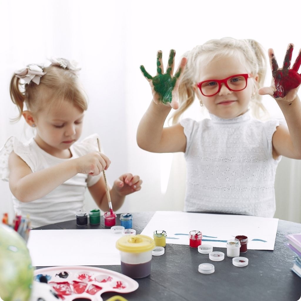 How a Nanny in Sydney Can Spark Imagination and Creativity Through Arts and Crafts
