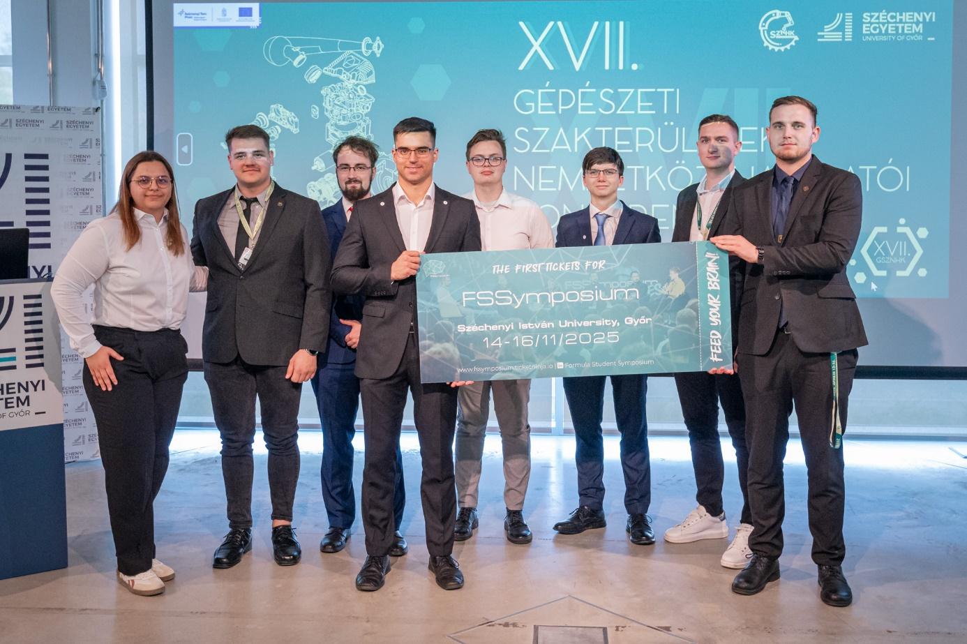 The award-winning teams (Photos: Gergely Nagy)