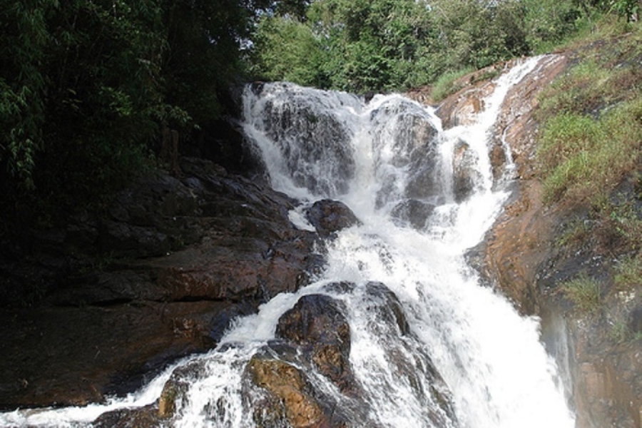 How to get to Nam Rut Waterfall