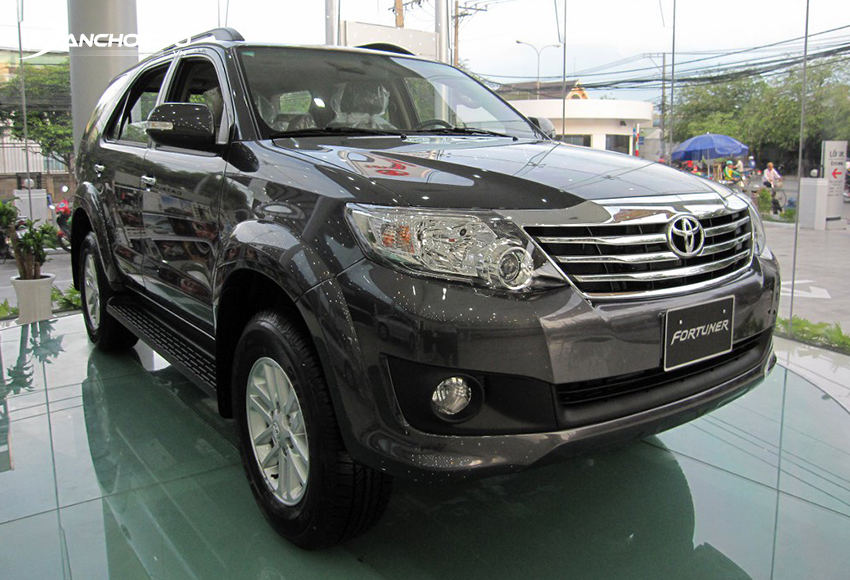 Ngoại thất Toyota Fortuner 2012 cũ