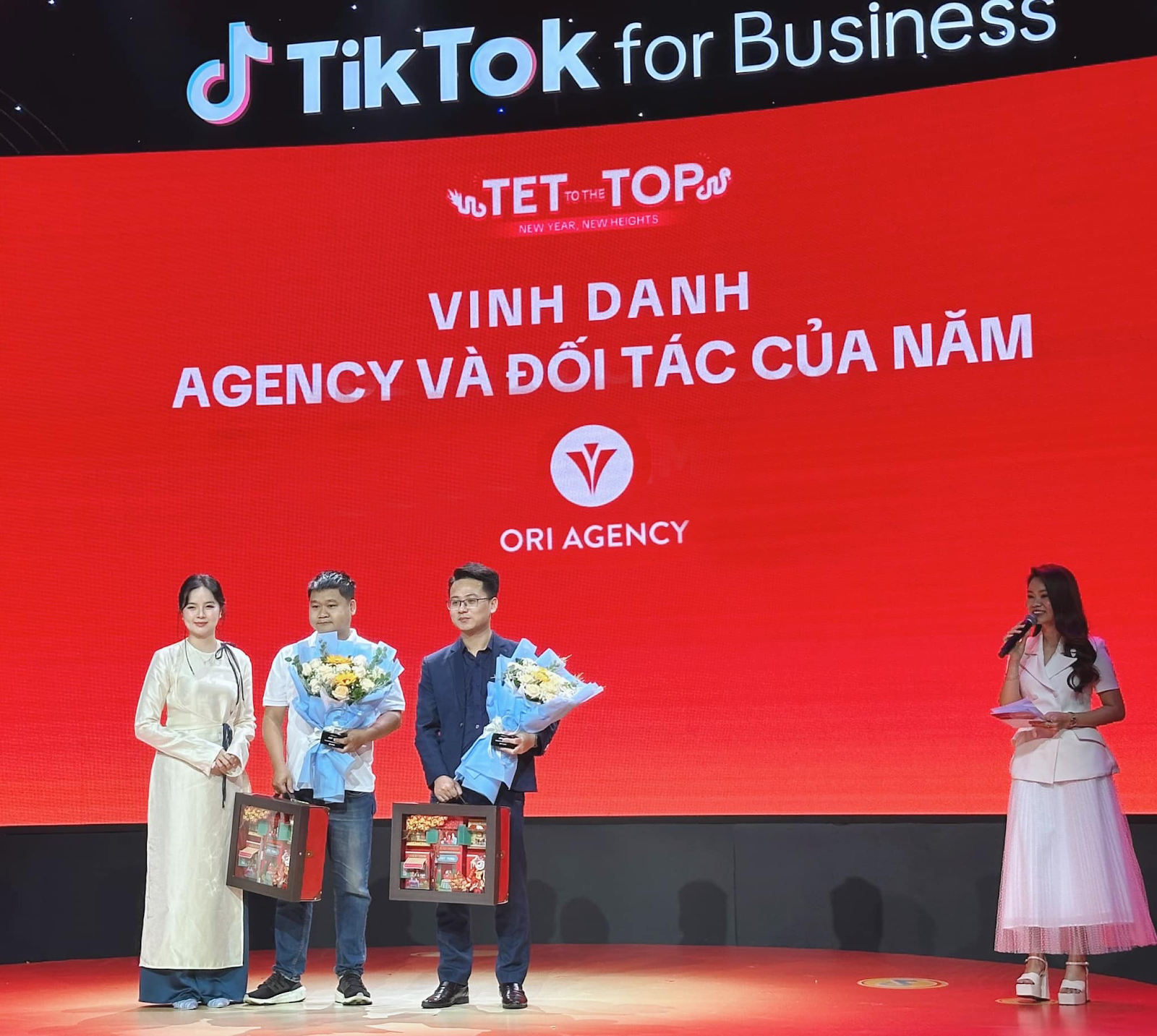 Ori Agency vinh dự nhận giải Agency Tăng Trưởng của năm tại Tet To The Top (TikTok For Business)