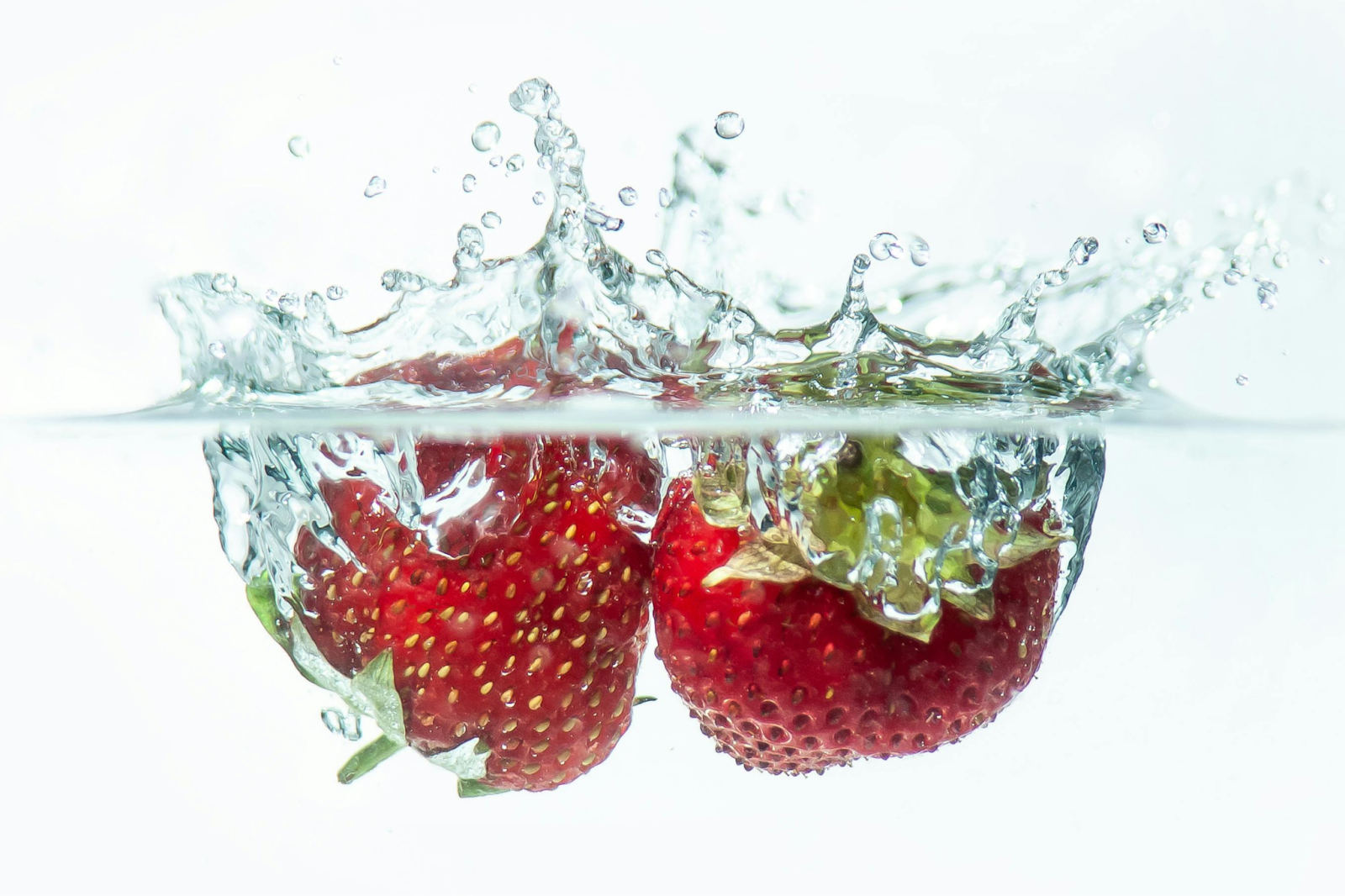 how to clean strawberries