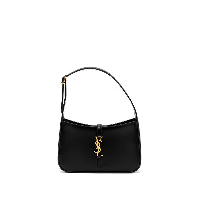 2. YSL รุ่น Le 5 À 7 Hobo Bag