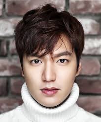 This contain an image of Lee Min Ho 