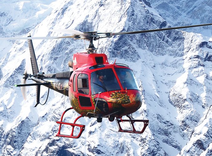 Helicopter landing on Everest Base Camp- Kala Patthar