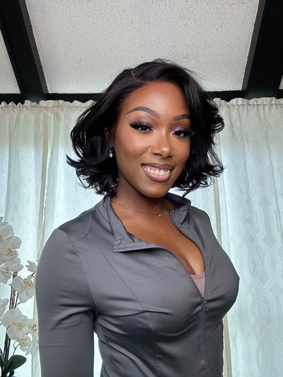 black women wearing short lace front wig