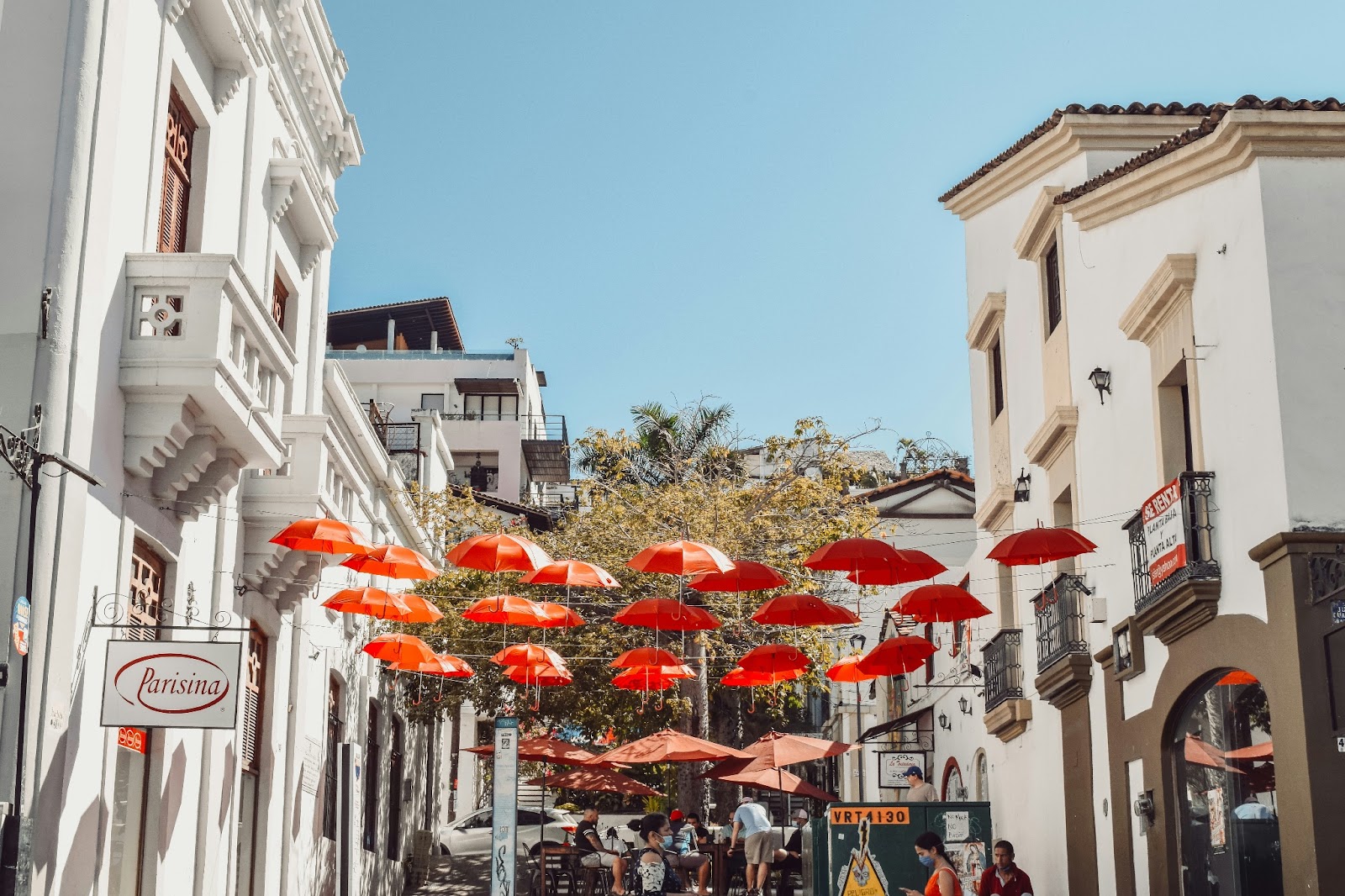 Explore Puerto Vallarta’s vibrant art scene, markets, and handcrafted treasures.