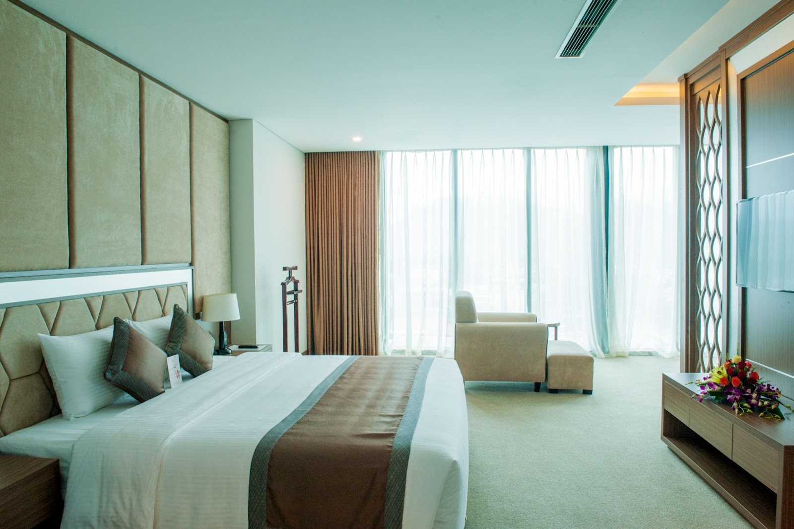 Không gian và nội thất phòng Executive Suite tại Mường Thanh Grand Tuyên Quang