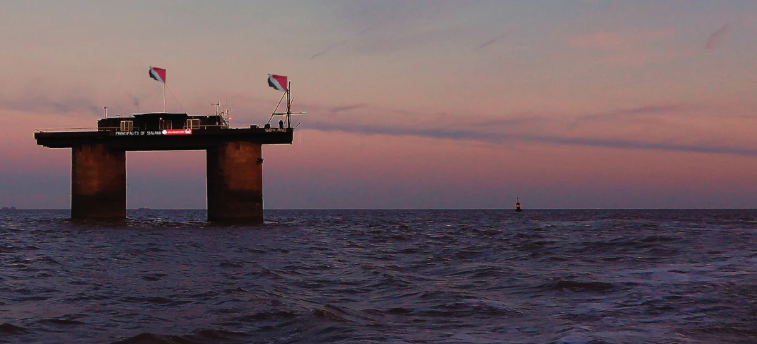Un barco en el mar

Descripción generada automáticamente