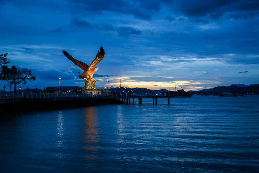 dataran lang simbol pulau langkawi