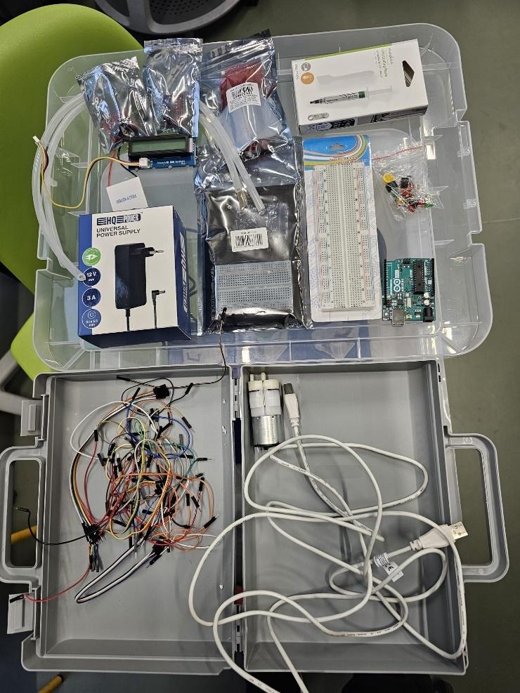 Une image contenant Appareils électroniques, câble, fils électriques, Ingénierie électronique