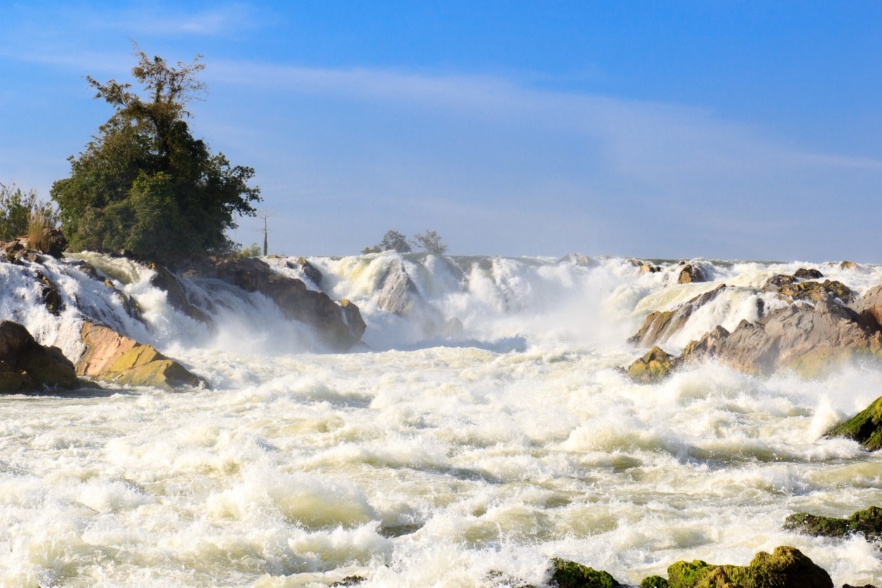 https://hannaone.com/wp-content/uploads/2023/03/Learn-More-About-the-Khone-Phapheng-Waterfall-in-Laos.jpg