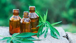 Comparing CBD Products and THC Oil for Pain Relief