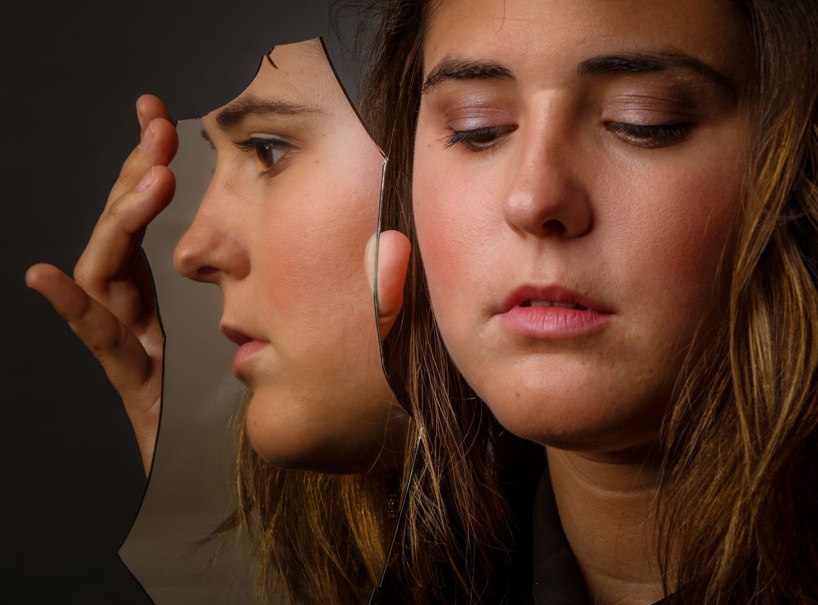 LifeUP Health Coaching LLC - Helping parents get healthy through diet, exercise and sleep. Face with cracked mirror
