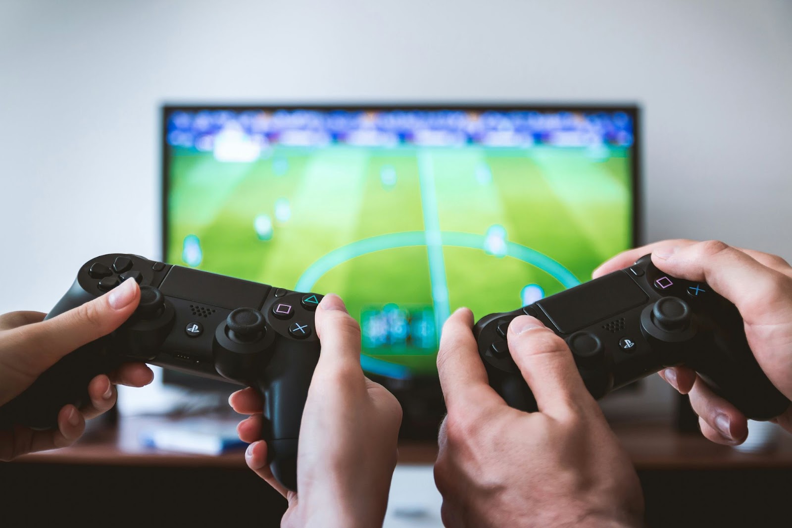 ゲーム業界とは？新卒で入れる？