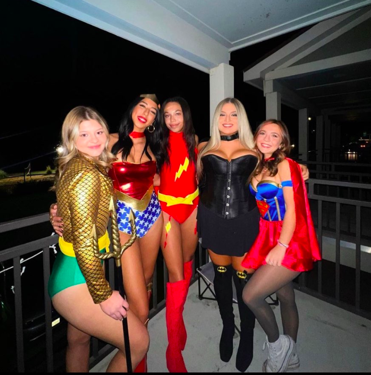 group halloween costumes, halloween costumes for a group, group costume ideas, group halloween costume ideas, group halloween ideas, college halloween costumes, Halloween costumes for women