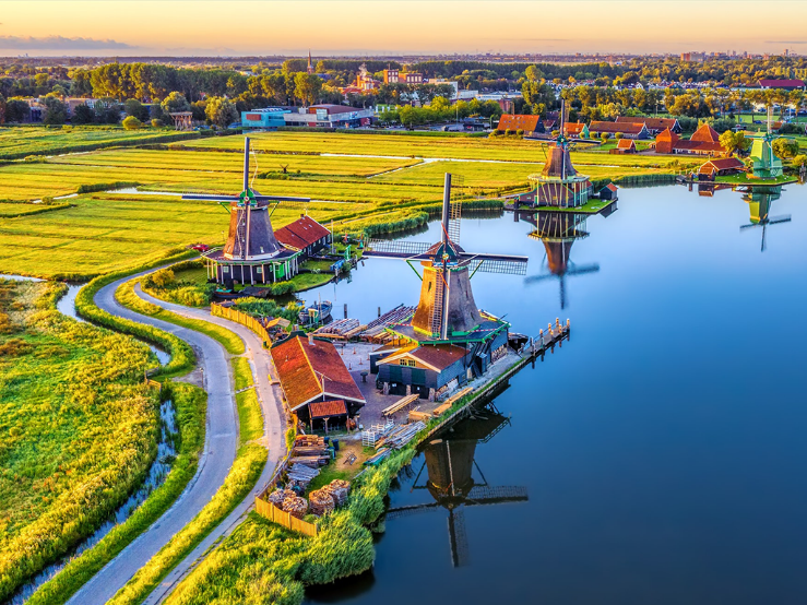 Du lịch Châu Âu mùa thu ghé thăm Zaanse Schans ngôi làng cối xay gió nổi  tiếng nhất thế giới | VIETRAVEL - Vietravel