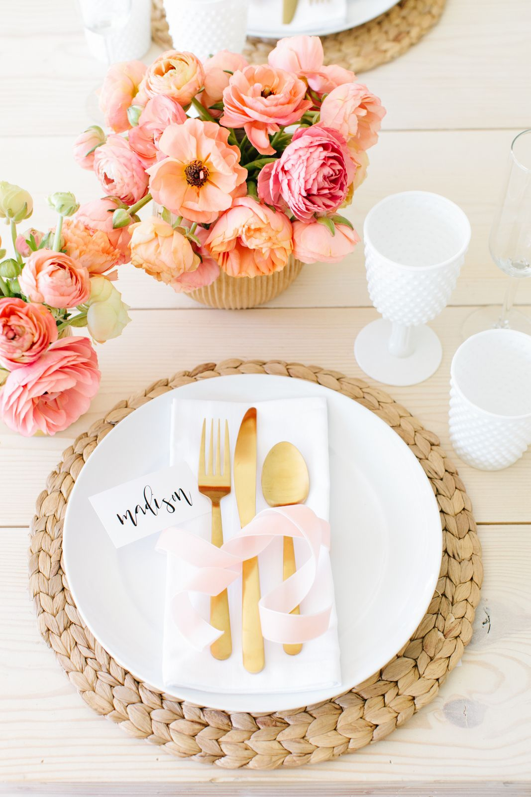 Spring Florals Brunch Table Setting Ideas