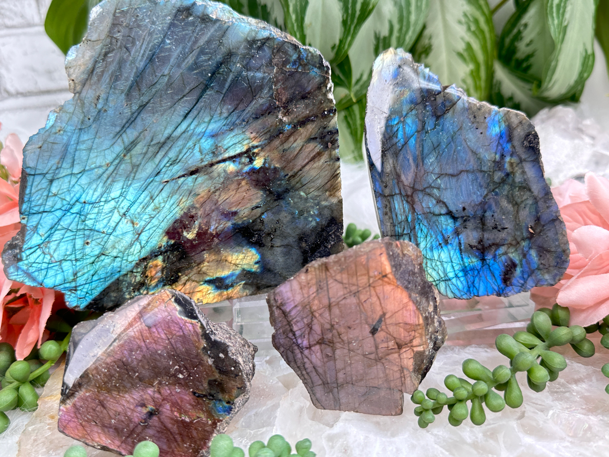 what is labradorite?
