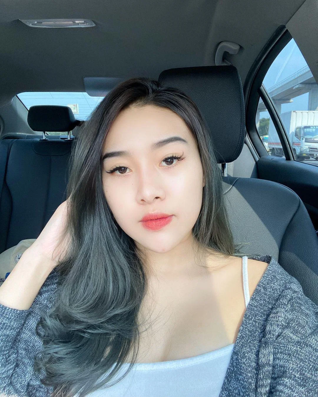Wanita Cantik dengan Aura yang Membakar Jiwa, wanita cantik, aura menggoda, cewek seksi