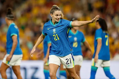 Gio comemora o terceiro gol da Seleção Brasileira em Brisbane (Foto: Rafael Ribeiro / CBF)