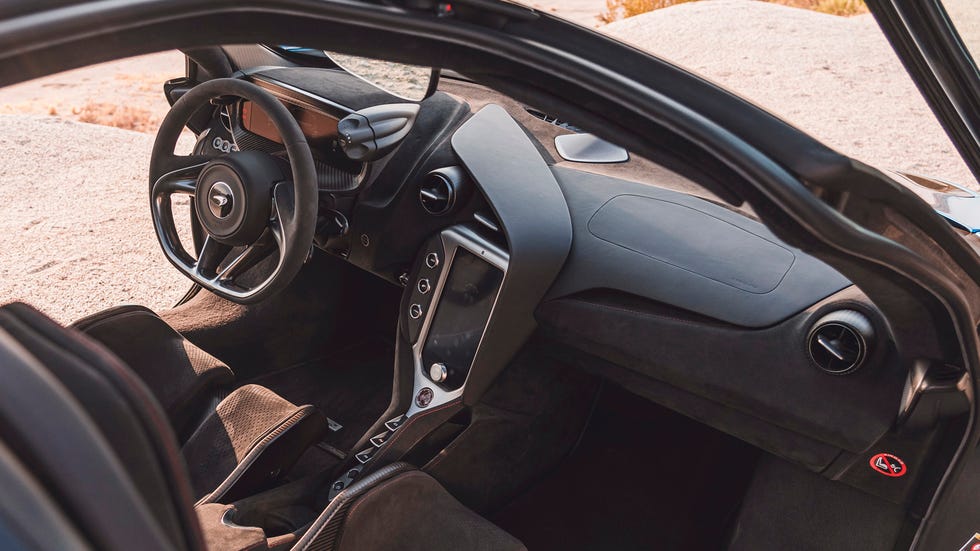 2025 mclaren 750s interior