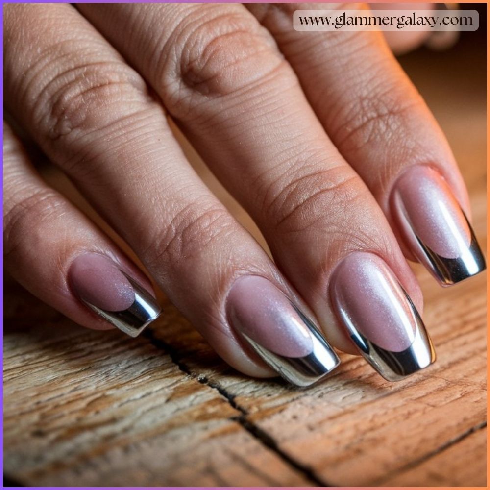 Hot summer nails having Chrome-tipped variations